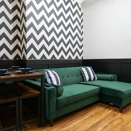 Broadway Belfast! Central Location! Sleeps 6! エクステリア 写真