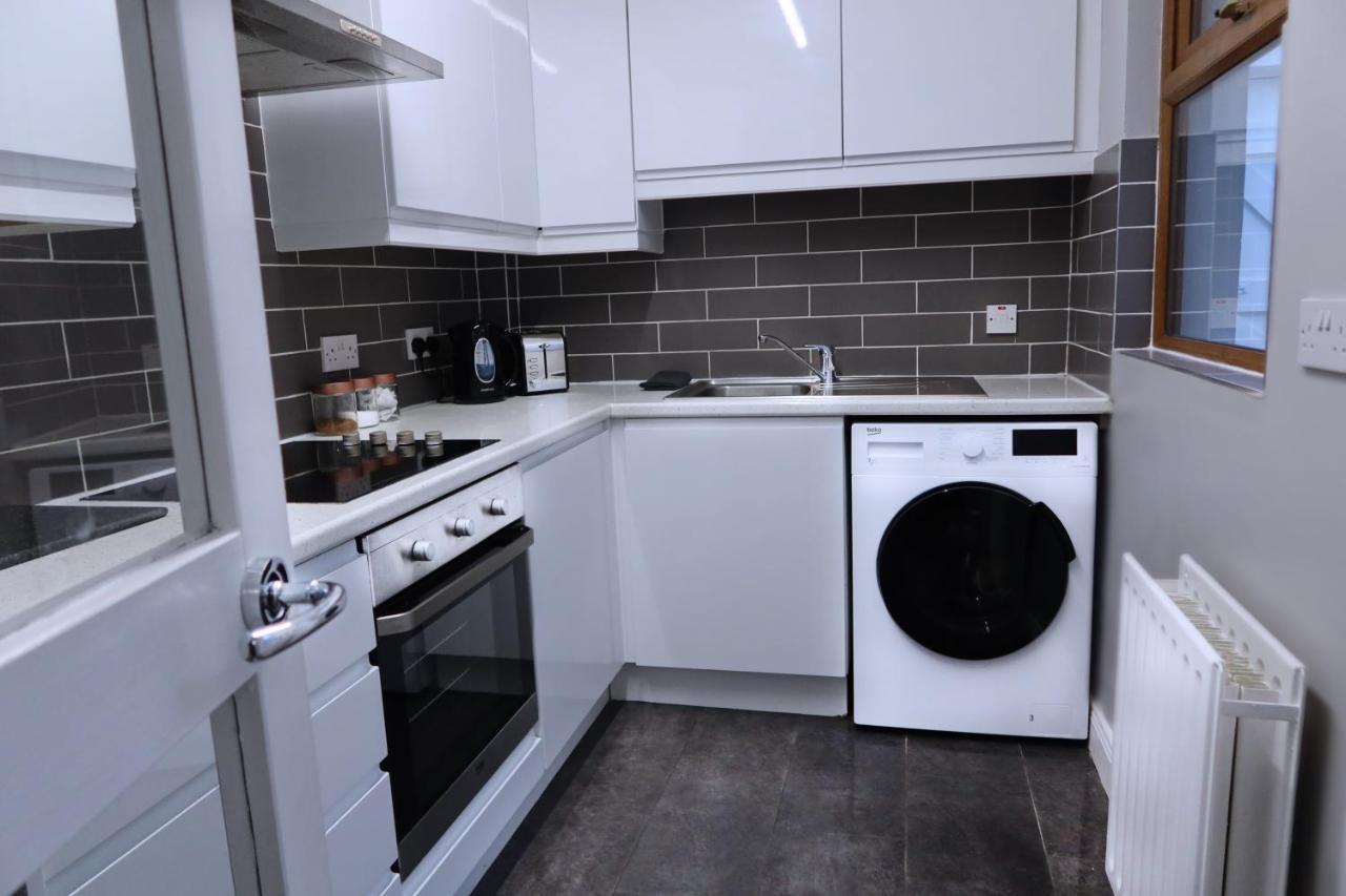 Broadway Belfast! Central Location! Sleeps 6! エクステリア 写真