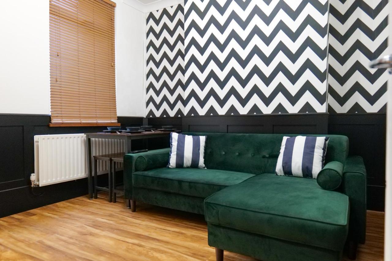 Broadway Belfast! Central Location! Sleeps 6! エクステリア 写真