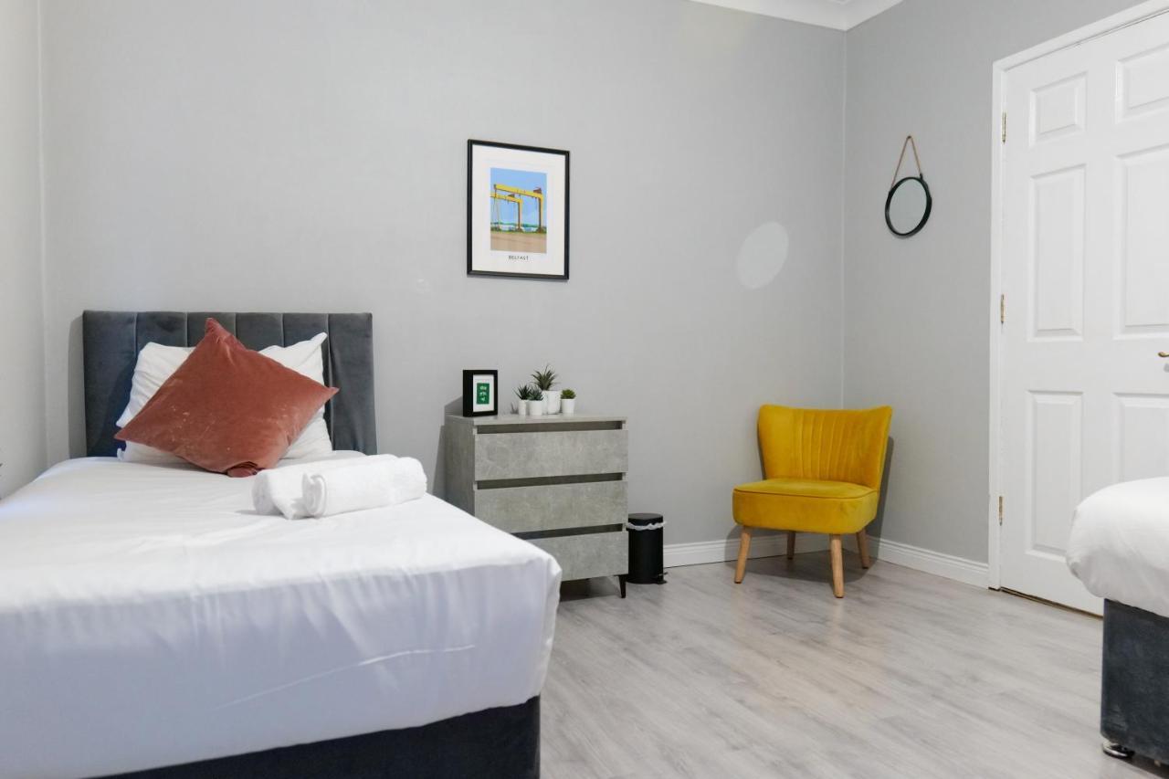 Broadway Belfast! Central Location! Sleeps 6! エクステリア 写真
