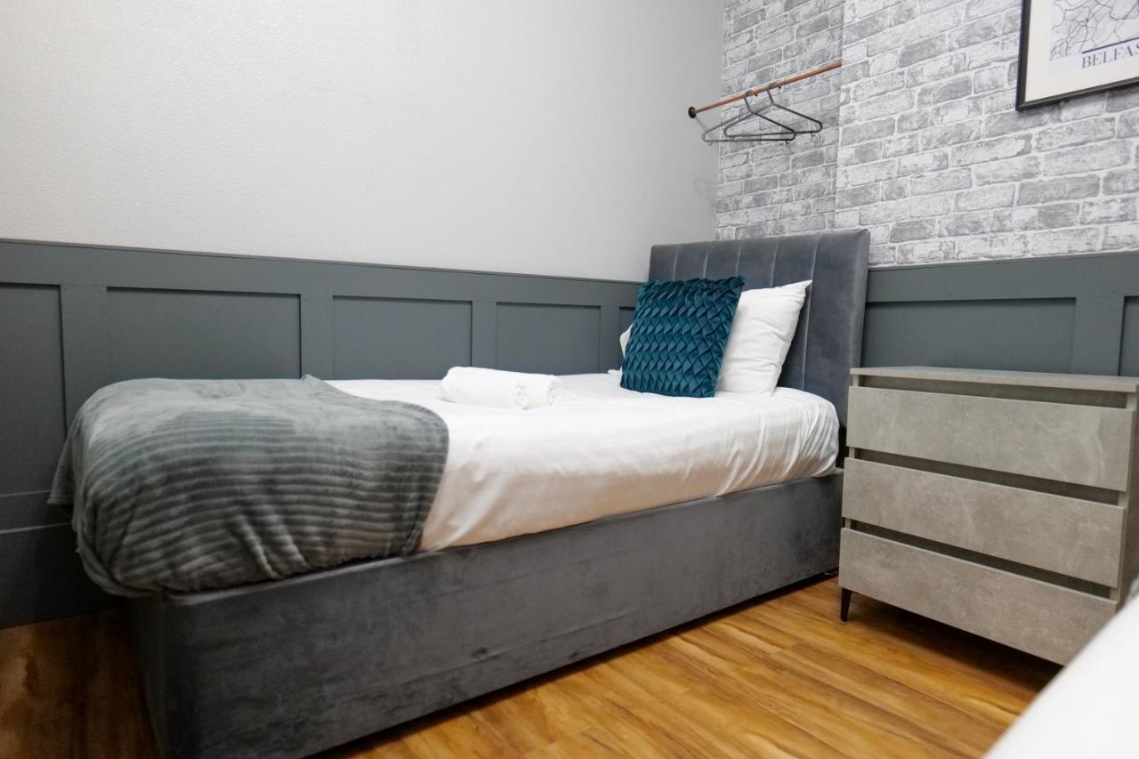 Broadway Belfast! Central Location! Sleeps 6! エクステリア 写真