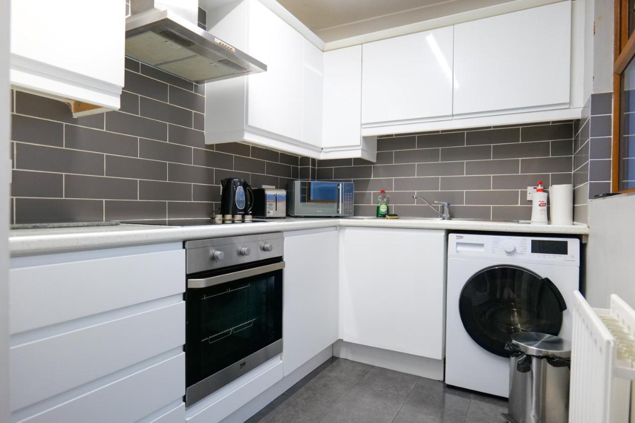 Broadway Belfast! Central Location! Sleeps 6! エクステリア 写真