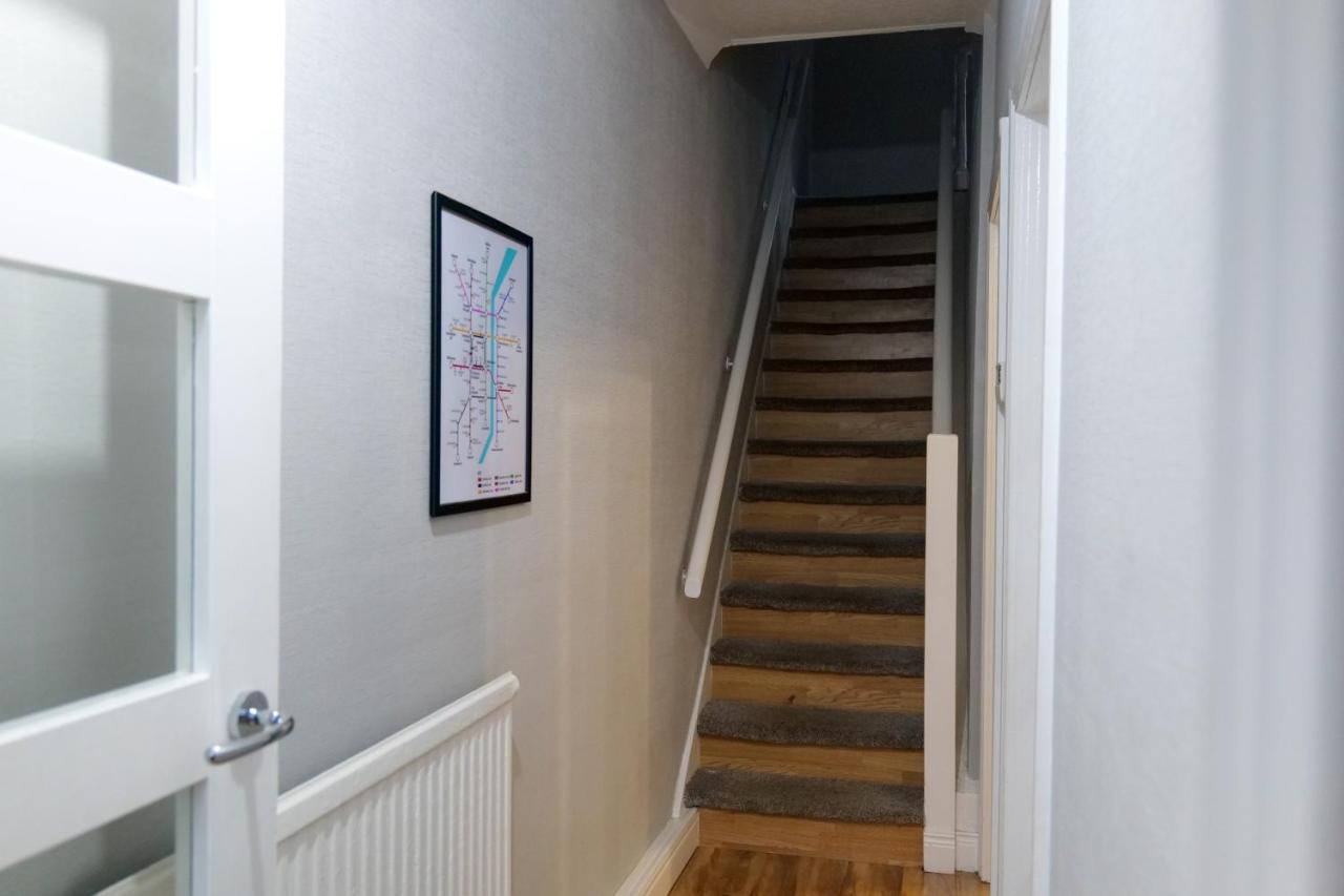 Broadway Belfast! Central Location! Sleeps 6! エクステリア 写真